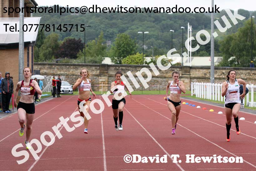 Womens under-20s 200 metres, EAP International Combined Events, Hexham Northumberland. Photo: David T. Hewitson/Sports for All Pics